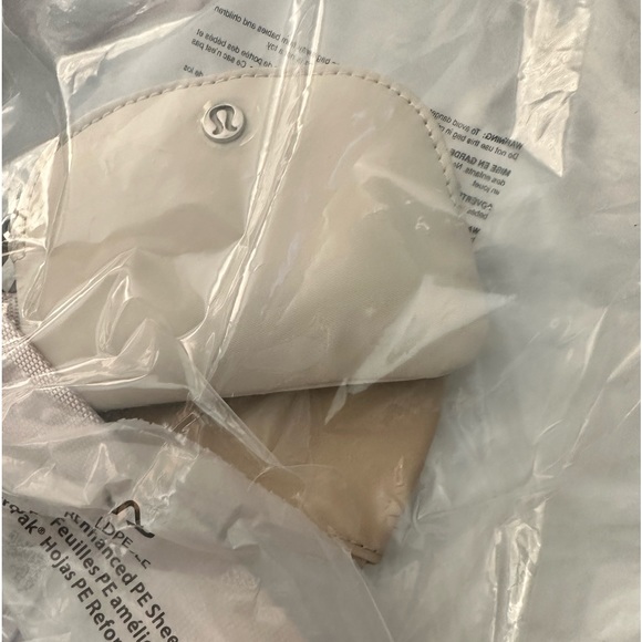 BNWT (goes with anything 🙌) Trench & White Opal Lululemon Dual Pouch - Picture 9 of 15